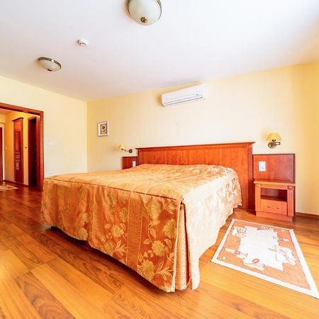 Pannon Hotel Bejelentkezes 20 Oraig, Check-In Until 20 O'Clock, Einchecken Bis 20 Uhr Мохач Экстерьер фото