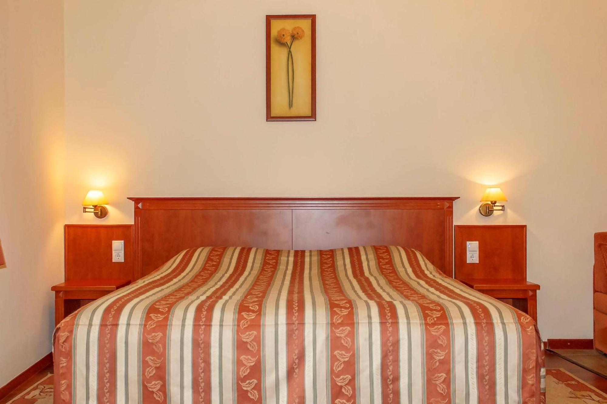 Pannon Hotel Bejelentkezes 20 Oraig, Check-In Until 20 O'Clock, Einchecken Bis 20 Uhr Мохач Экстерьер фото