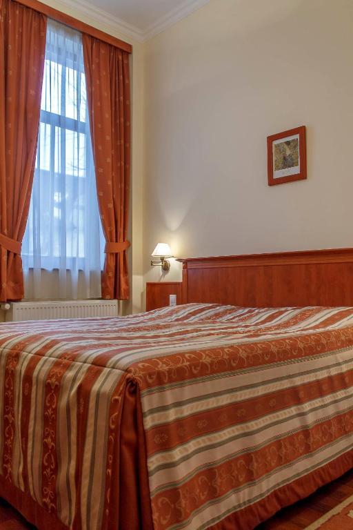 Pannon Hotel Bejelentkezes 20 Oraig, Check-In Until 20 O'Clock, Einchecken Bis 20 Uhr Мохач Экстерьер фото