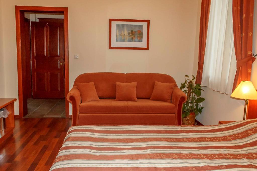 Pannon Hotel Bejelentkezes 20 Oraig, Check-In Until 20 O'Clock, Einchecken Bis 20 Uhr Мохач Номер фото