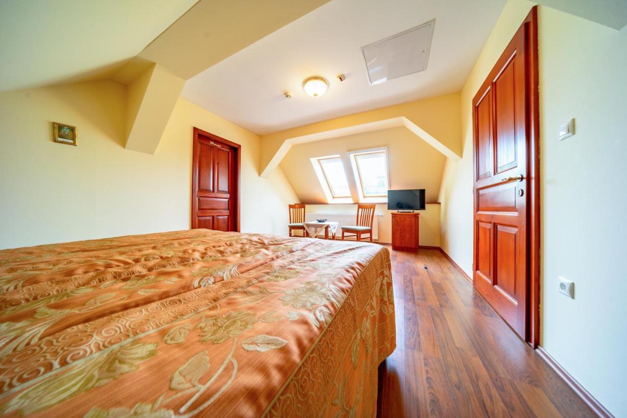 Pannon Hotel Bejelentkezes 20 Oraig, Check-In Until 20 O'Clock, Einchecken Bis 20 Uhr Мохач Экстерьер фото