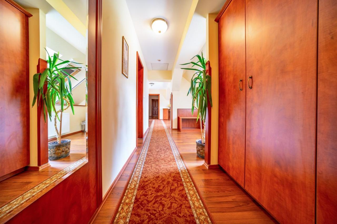 Pannon Hotel Bejelentkezes 20 Oraig, Check-In Until 20 O'Clock, Einchecken Bis 20 Uhr Мохач Экстерьер фото