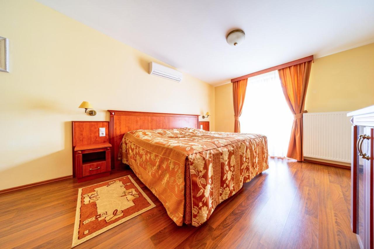 Pannon Hotel Bejelentkezes 20 Oraig, Check-In Until 20 O'Clock, Einchecken Bis 20 Uhr Мохач Экстерьер фото