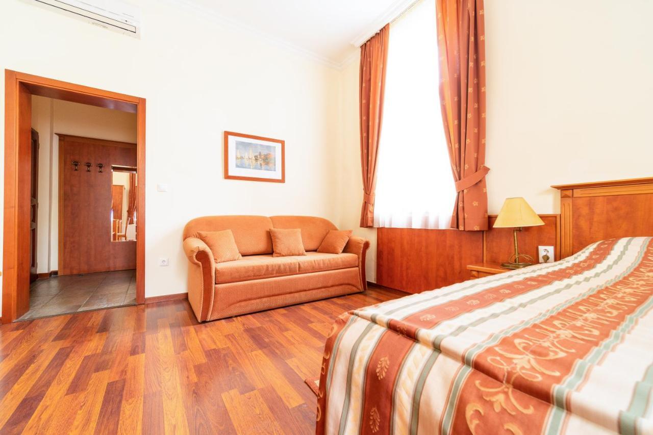 Pannon Hotel Bejelentkezes 20 Oraig, Check-In Until 20 O'Clock, Einchecken Bis 20 Uhr Мохач Экстерьер фото