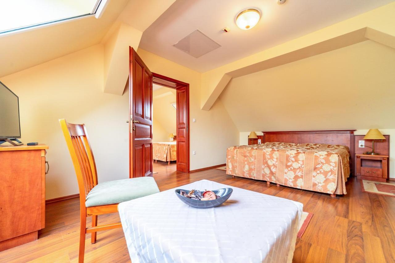 Pannon Hotel Bejelentkezes 20 Oraig, Check-In Until 20 O'Clock, Einchecken Bis 20 Uhr Мохач Экстерьер фото